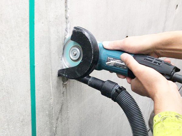 オネストのクラック・爆裂補修工事