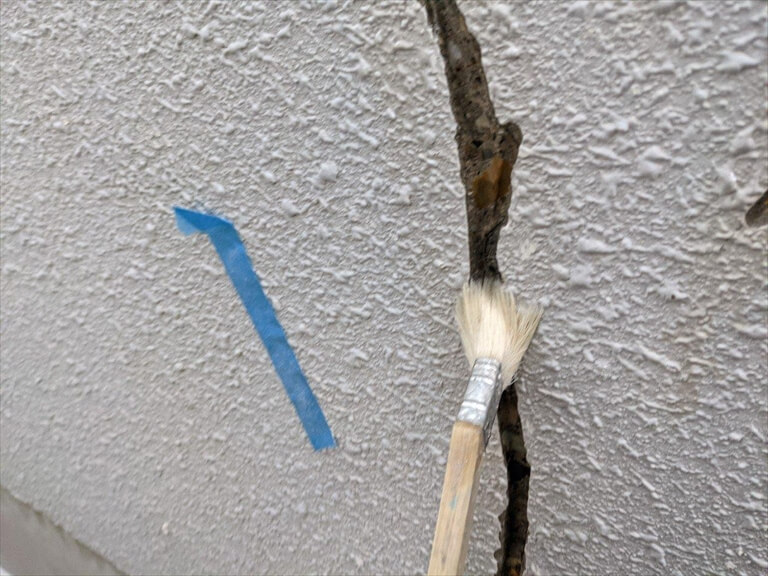 【Uカットシール後→モルタル補修】プライマー塗布