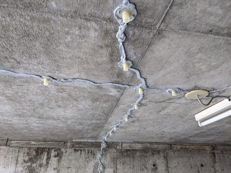 台座取り付け【Uカットシール後　Kモルタル補修】