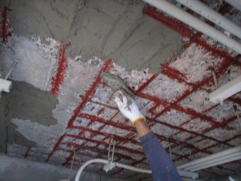 モルタル１回目作業中【補修方法】