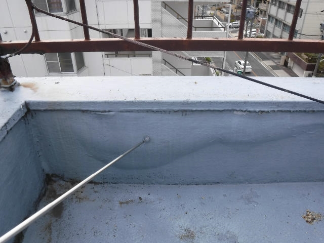 防水の表面に膨れがある1